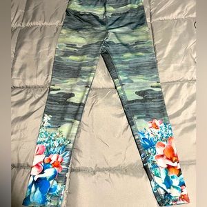 Yoga gym pants leggings flowers blue green